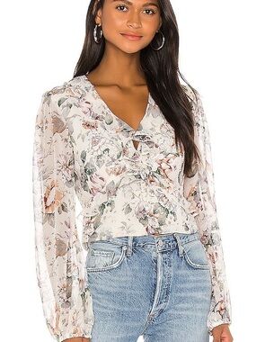 NWT Bardot Nelly Top in Floral Ivory